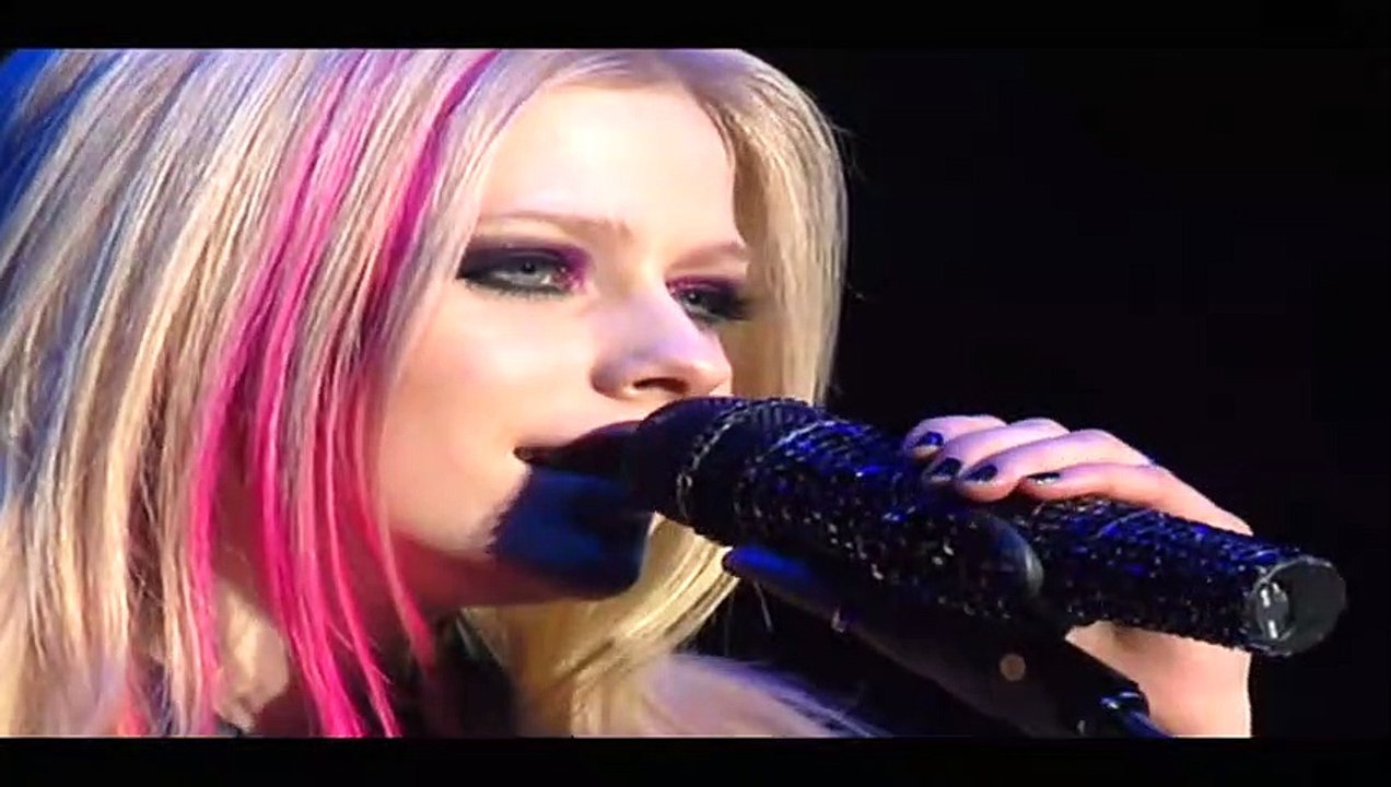 AVRIL LAVIGNE — Hot | AVRIL LAVIGNE: The Best Damn Tour – Live In Toronto – 2008
