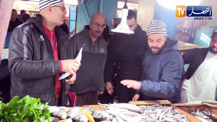 المدية: محمد.. شاب بدراسات عليا يسترزق من بيع السمك للهروب من البطالة