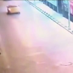 Trafikte kadınları kilometrelerce takip ederek dehşet yaratan taksici yakalandı