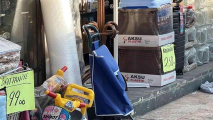 Çocuk hırsız, pazar arabasını böyle çaldı