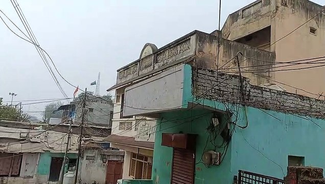 Half a dozen trains late due to fog, trains coming late by 4 hours - effect of weather