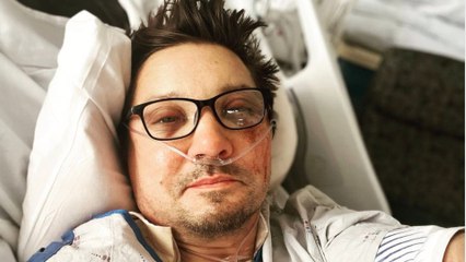 GALA VIDEO - Jeremy Renner hospitalisé après son accident : il donne de ses nouvelles