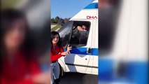 Ambulans şoförünü bıçaklayan kadın gazeteciye saldırdı