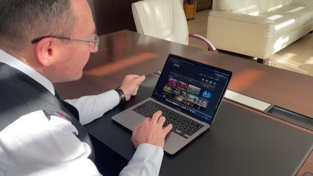 Bolu Emniyet Müdürü Aksoy ile İl Jandarma Komutanı Saygılı, AA'nın Yılın Fotoğrafları oylamasına katıldı