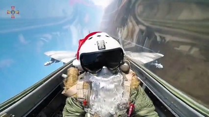 Vestido de papai-noel, piloto ucrania faz ataques com mísseis anti-radar AGM-88