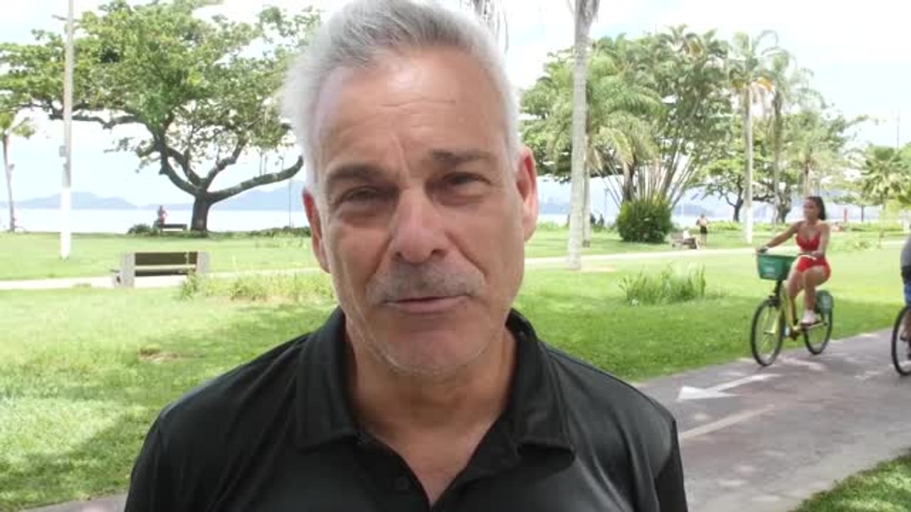 Peles Trauerprozession durch die Straßen von Santos