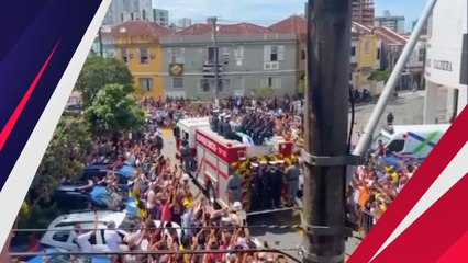 Tangis Haru Ribuan Fans di Jalan Iringi Arak-arakan Jenazah Pele