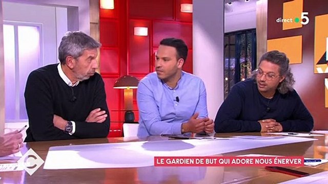 Michel Cymes sur le plateau de C à vous.