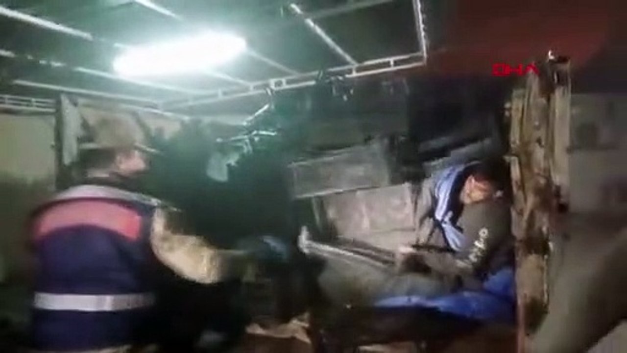 Kaçak Suriyeliler sebze kasalarından çıktı