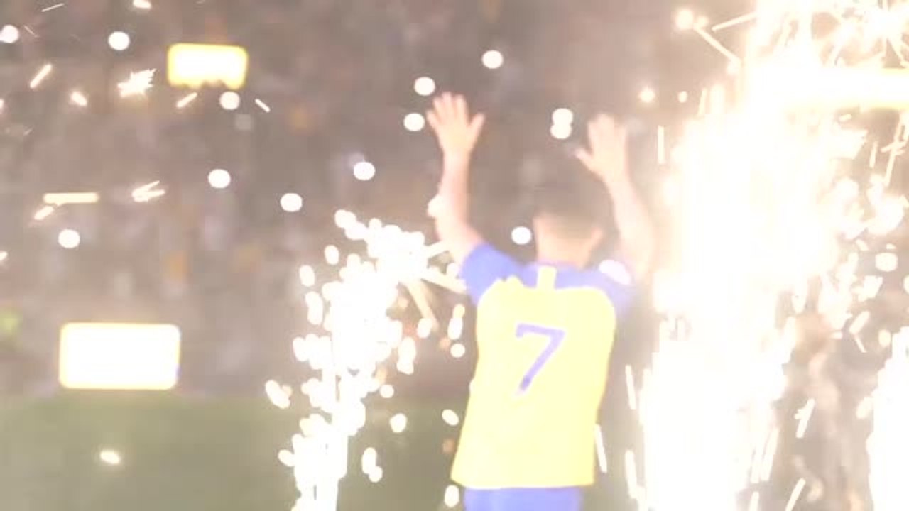 Espectacular presentación de Cristiano Ronaldo en su nuevo club, Al Nassr