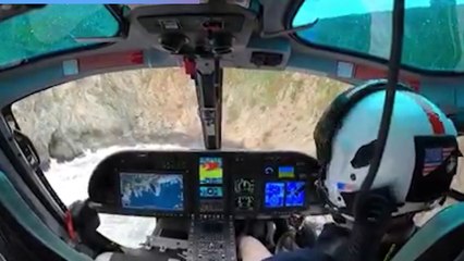 Auto precipita dalla scogliera in California: tutti vivi