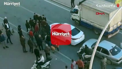 Şanlıurfa'da tekmeli-yumruklu 'yol' kavgası kamerada