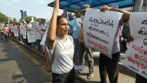 Cientos de personas protestan por el deterioro en nivel de vida en Sri Lanka