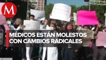 Protesta de médicos en la alcaldía Benito Juárez, CdMx; piden mejores condiciones laborales