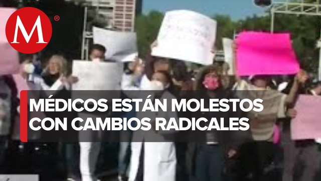 Protesta de médicos en la alcaldía Benito Juárez, CdMx; piden mejores condiciones laborales