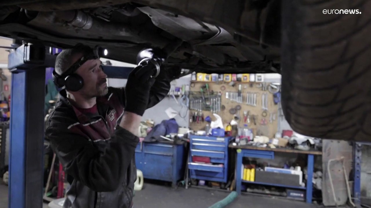 ‘This is our contribution to the victory’: Ukrainian mechanics fix up old cars for war effort