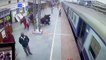 جندي ينقذ رجلاً كاد يسحقه قطار متحرك في شرق الهند
