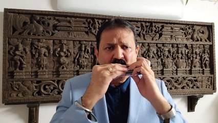 Tải video: Chain se hum ko kabhi-Film Pran Jaye Per Vachan Na Jaye 1974 on Harmonica Live Performance by Mukund Kamdar