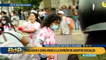 Zaira Arias fue trasladada a la DIVASSOC tras ser detenida por lanzar pintura en marcha