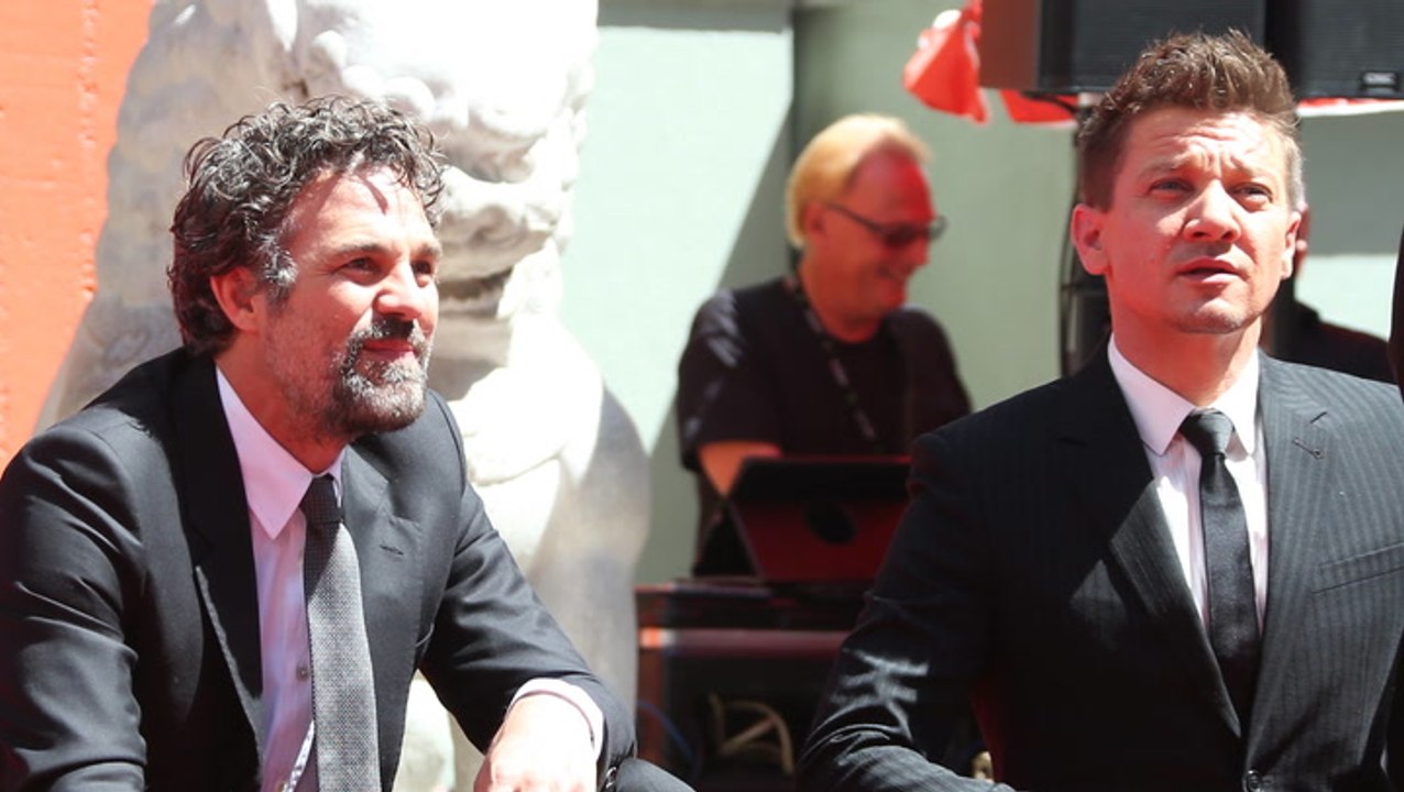 Jeremy renner: mark ruffalo bittet fans um gebete