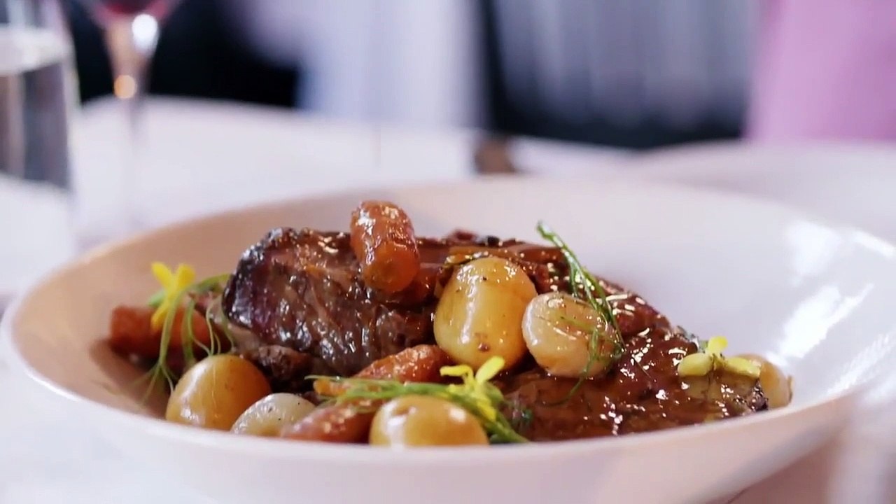 Carnivorous - Se1 - Ep04 - The Meatiest Game in Town HD Watch