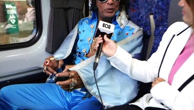 Hundreds board the Elvis Express from Sydney to Parkes regional NSW.