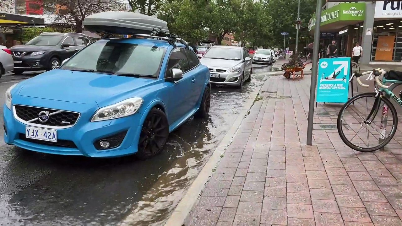 Flash flood hits Canberra