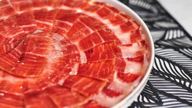 Los secretos de un jamón de excelencia con La Abadía Ibéricos: buen hacer y valores desde 1889
