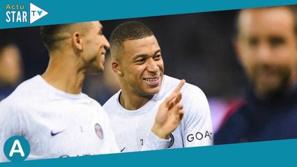 Kylian Mbappé faussement incognito en plein Times Square, la star des Bleus déclenche l'hystérie à N