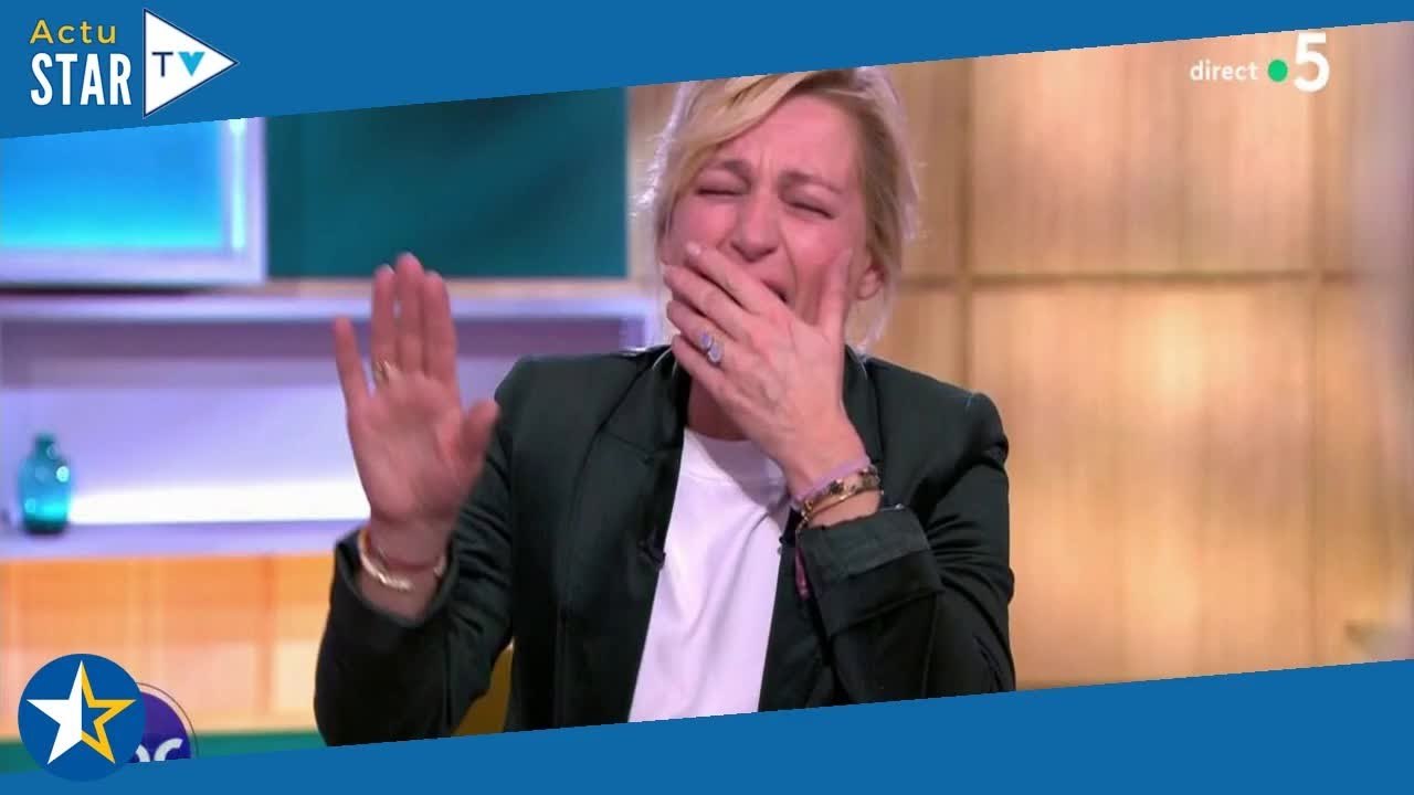 C à vous : Anne-Elisabeth Lemoine fait une gaffe face à Bertrand Chameroy et provoque un fou rire su