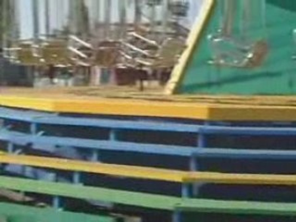 elle fait une chut terrible en velo