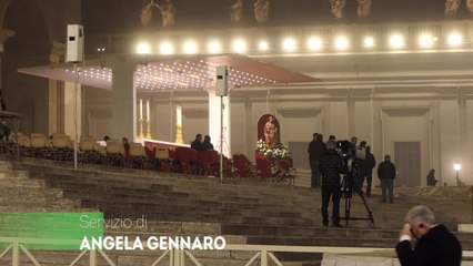 Download Video: Tra i fedeli in fila per i funerali di Benedetto XVI