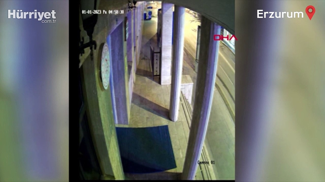 Çaldığı telefonlarla motosiklet takas etti