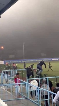 Yeşil saha boks ringine, ortalık savaş alanına döndü