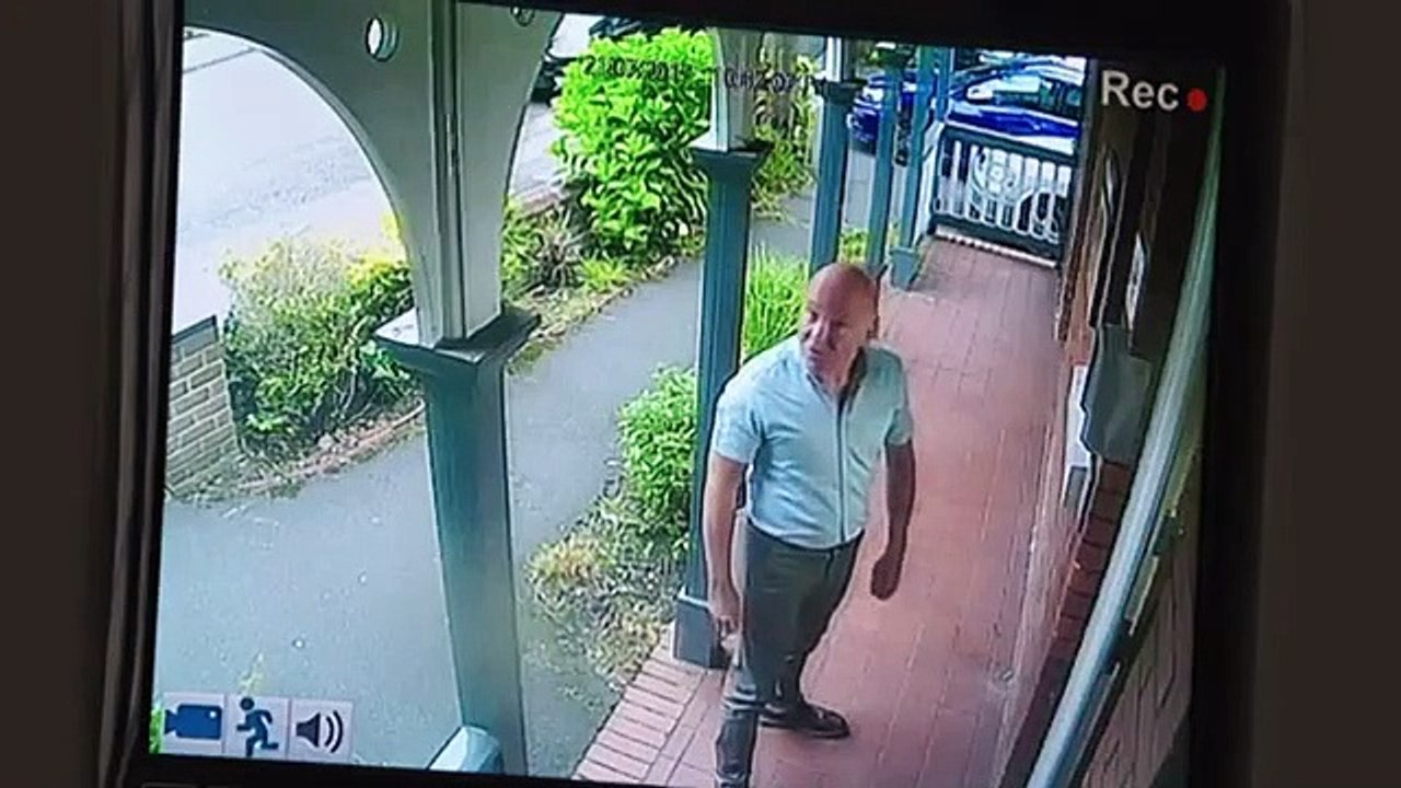 Caught Red Handed - Se6 - Ep04 HD Watch