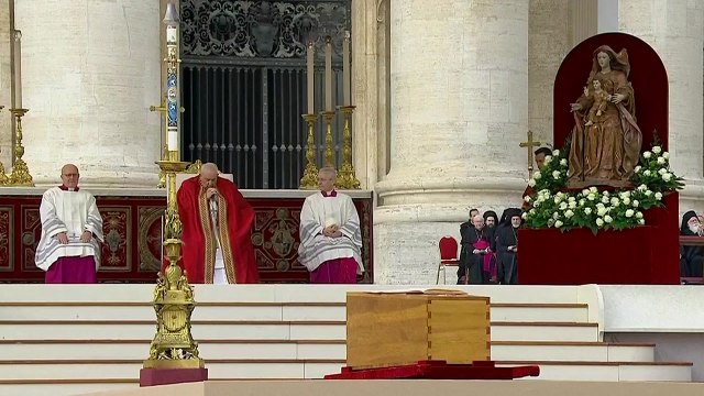 베네딕토 16세 전 교황 장례 미사 엄수...베드로 대성전 지하묘지 영면 / YTN