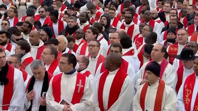 Watch: Mourners pour into St Peter’s Square for Pope Benedict funeral