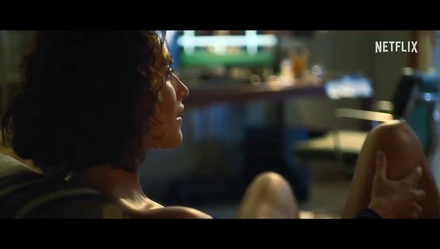 La bande-annonce en VO de la série Un oeil indiscret : les abonnés de Netflix sont paumés face à la série