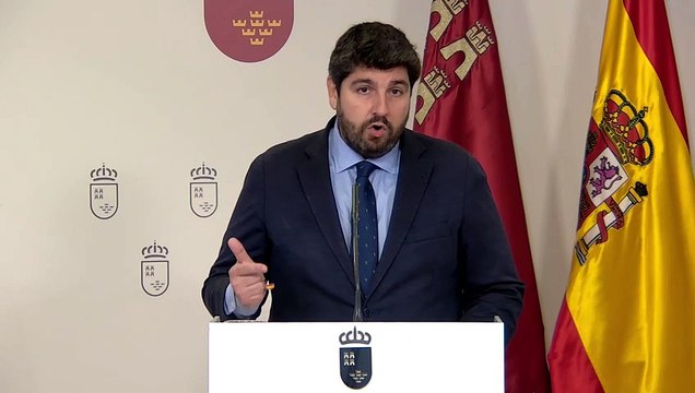 El presidente de la Región de Murcia, Fernando López Miras, este jueves, en una comparecencia en el Palacio de San Esteban contra el Plan del Tajo.