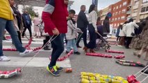 La tradición de Algeciras de hacer ruido con latas para llamar a los Reyes Magos