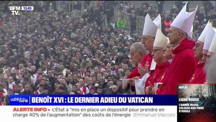 Au Vatican, des fidèles du monde entier sont venus rendre hommage à Benoit XVI pour ses funérailles