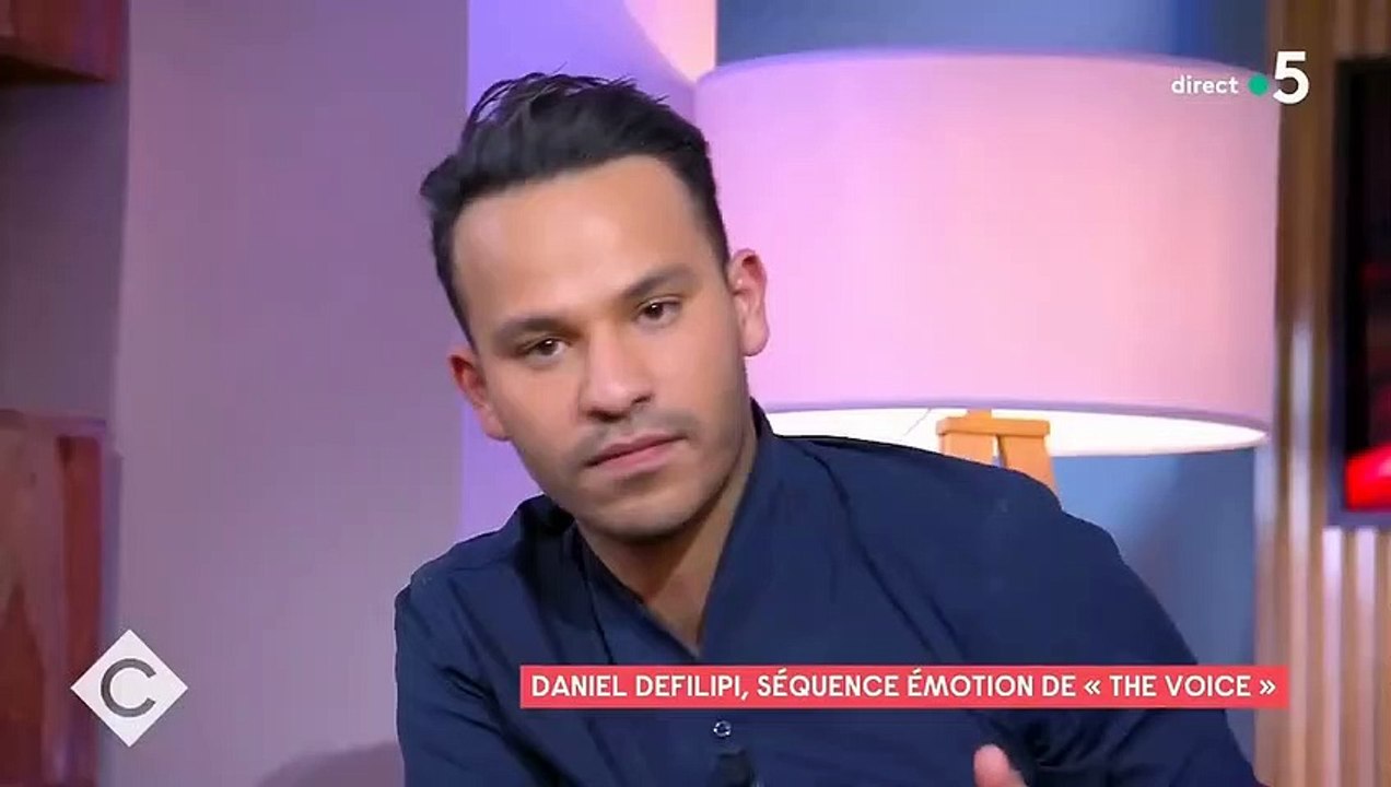 Le chanteur Daniel Defilipi, vu dans "The Voice 2022" sur TF1, vient de sortir un album intitulé "Tu es là" - Il sera en concert à Paris le 11 mars prochain