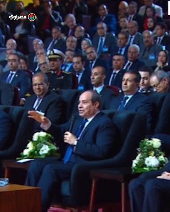 يا كامل يا وزير مش كفاية أسفلت بقى؟".. السيسي يكشف عن تعليقات السوشيال ميديا