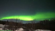 Stunning northern lights dance in Alaskan night sky in timelapse footage