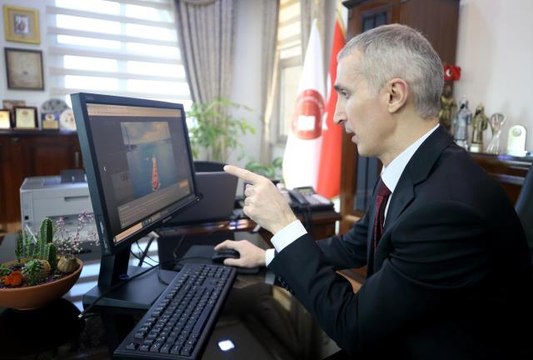 Kahramanmaraş Cumhuriyet Başsavcısı Çelik AA'nın Yılın Fotoğrafları oylamasına katıldı