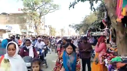 ​शिक्षा के लिए युवा उतरे सड़क पर, निकाली रैली