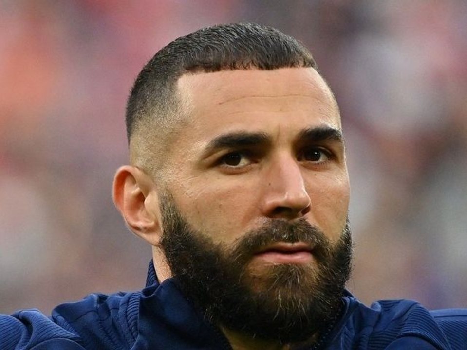 Daniel Riolo détient de nouvelles informations sur la relation compliquée entre Deschamps et Benzema et décide de tout dire !