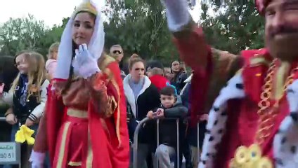 Els Reis de l'Orient marxen cap a Navarro Reverter, on comença la cavalcada