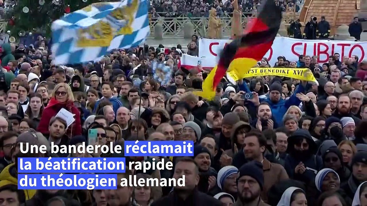 Le pape François rend un ultime hommage à son prédécesseur Benoît XVI