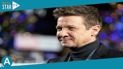 Jeremy Renner méconnaissable : il donne de ses nouvelles en vidéo après son grave accident